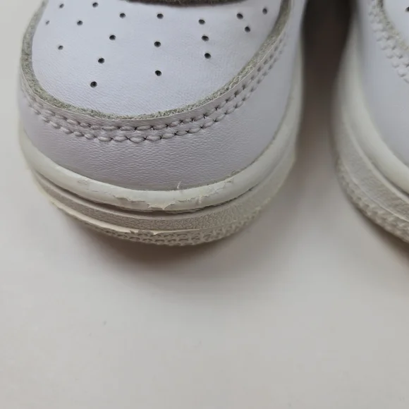 Nike Kids Air Force 1  White Sneakers Size 5c - Picture 6 of 9